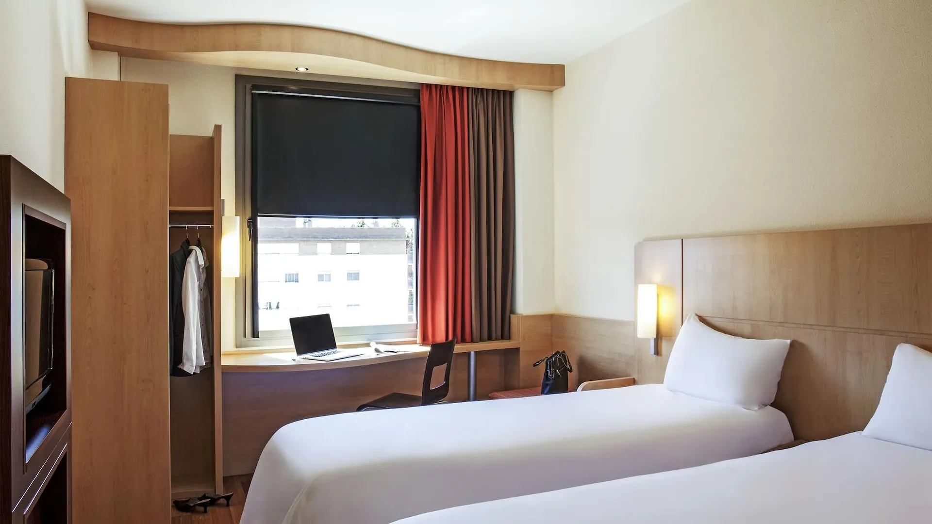 Ibis Ripollet Hotel