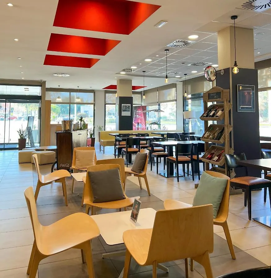 Ibis Ripollet Hotel